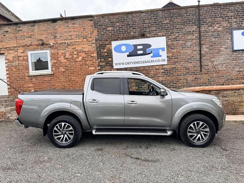 Used Nissan Navara Tekna 190 HP (139 kW) 2018 Grey Pickup