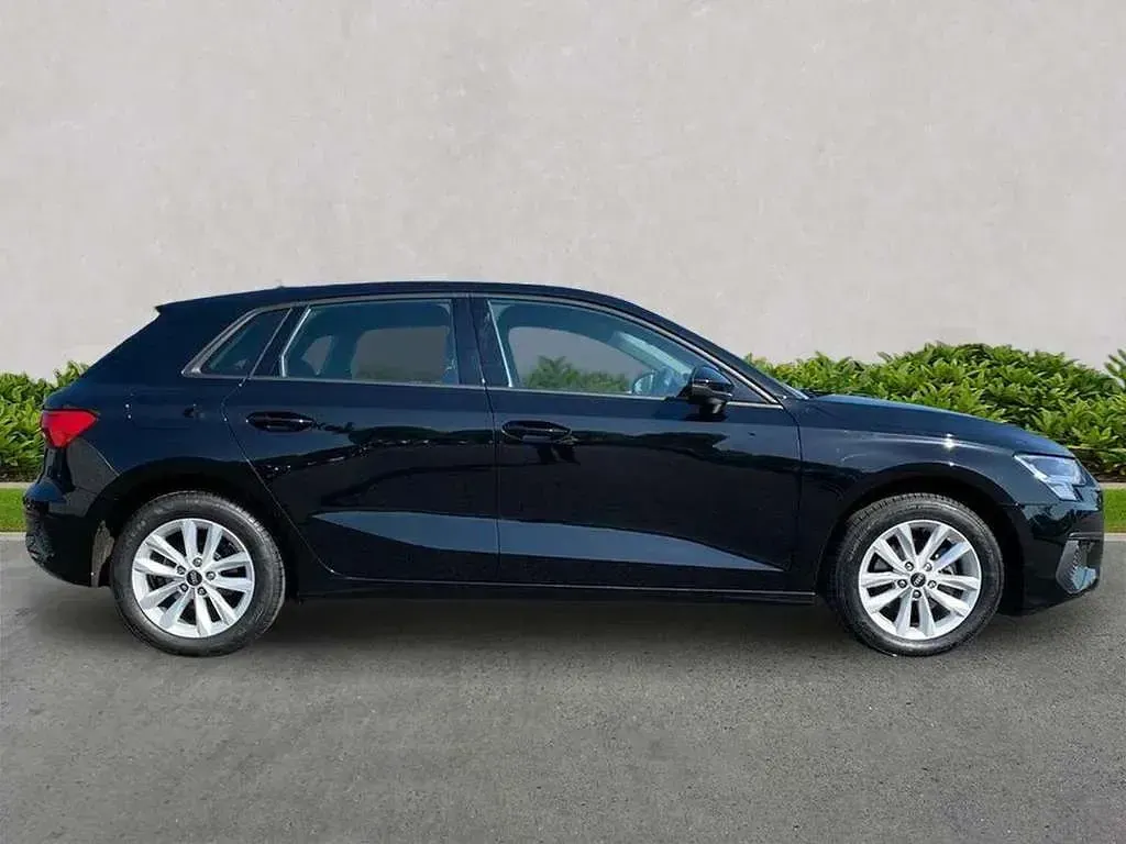 Used Audi A3 Advanced 110 HP (80 kW) 2022 Black Sedan
