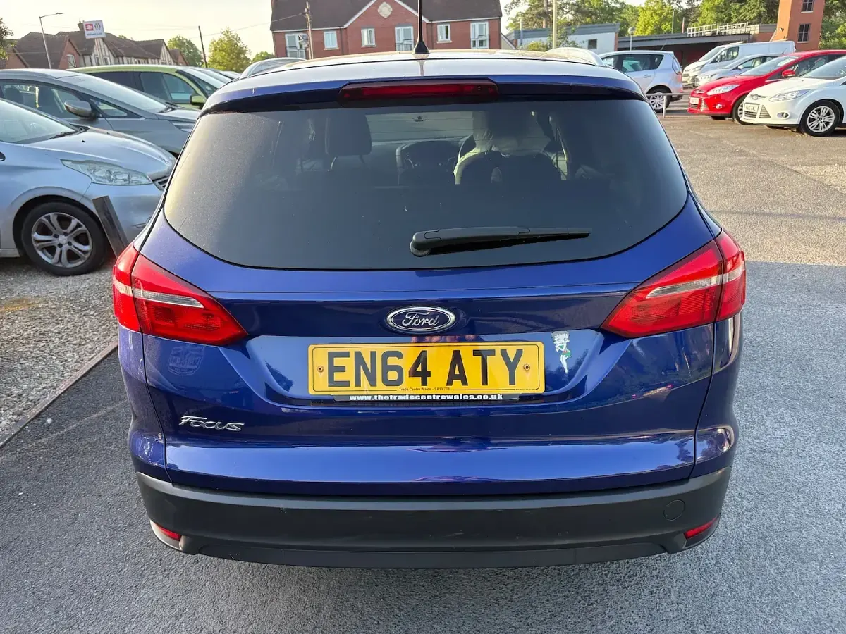 Used Ford Focus Zetec 115 HP (84 kW) 2015 Blue Estate
