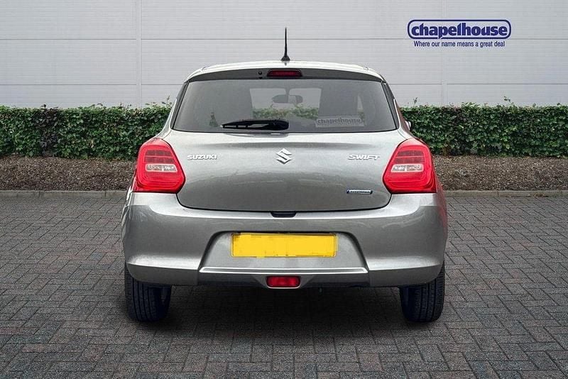 Usado Suzuki Swift SZ-L 82 HP (60 kW) 2024 Prateado Citadino