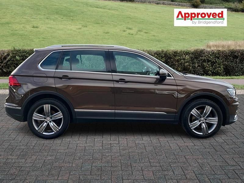 Used VW Tiguan SEL 180 HP (132 kW) 2017 Brown SUV