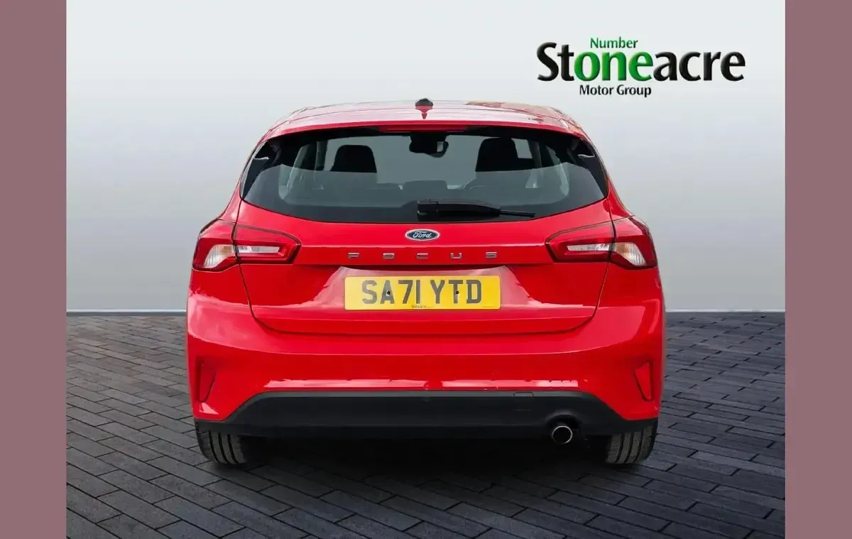 Used Ford Focus Zetec 117 HP (86 kW) 2021 Red Hatchback