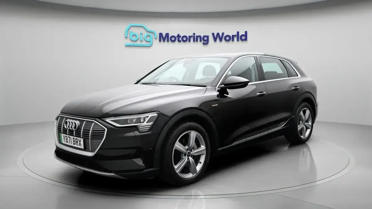 Usado Audi e-tron 230 kW (313 CV) 2022 Negro SUV