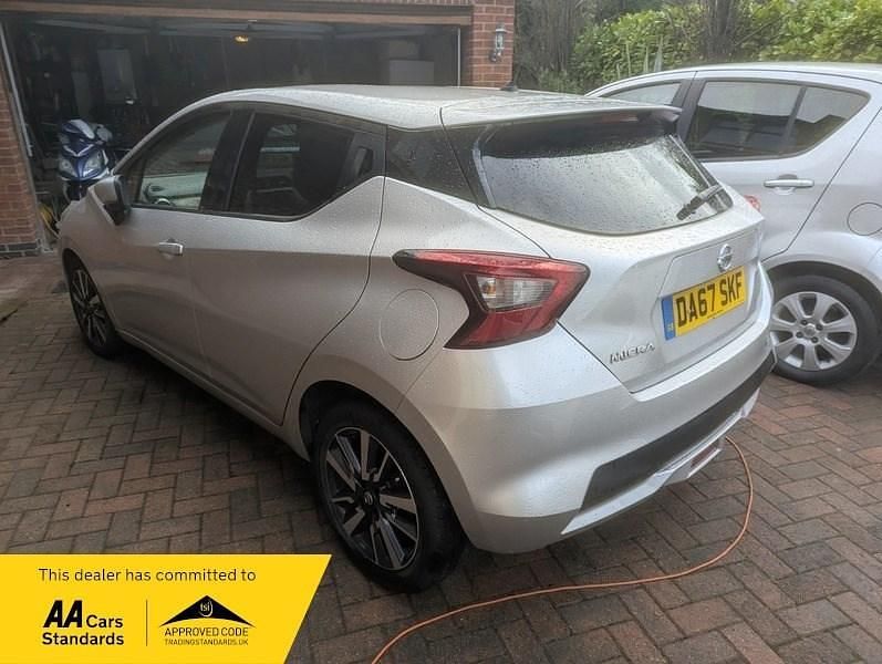 Begagnad Nissan Micra N-Connecta 90 HK (66 kW) 2017 Silver Halvkombi