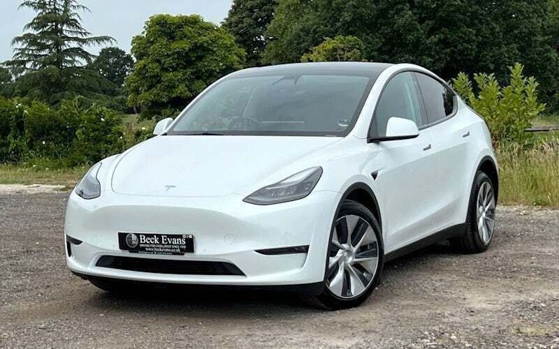 Used 2022 Tesla Model Y Long Range SUV | £23,700 (Good price) - Image 1/3