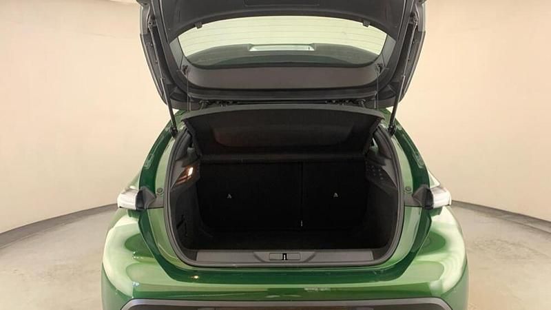 Second-hand Peugeot 308 Active Premium 129 CP (94 kW) 2022 Verde Hatchback