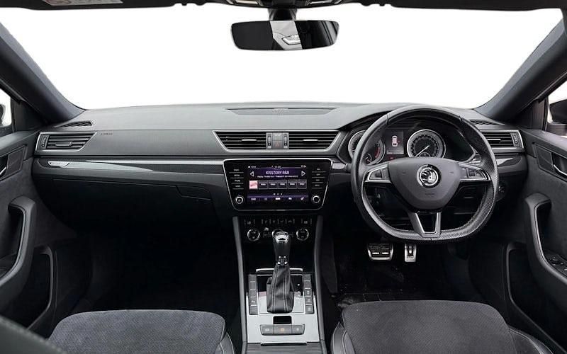 Used Skoda Superb SportLine 190 HP (139 kW) 2019 White Estate