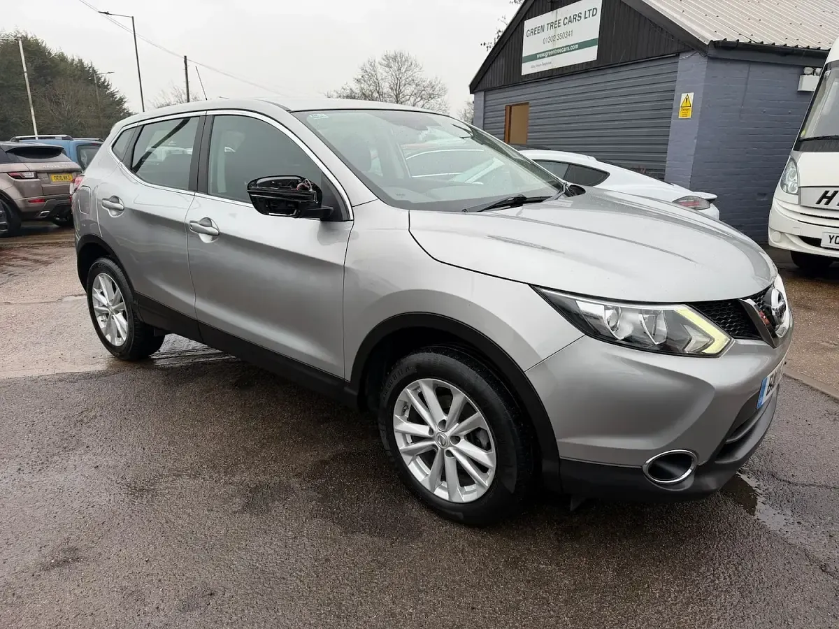 Used Nissan Qashqai Acenta 110 HP (80 kW) 2016 Silver SUV