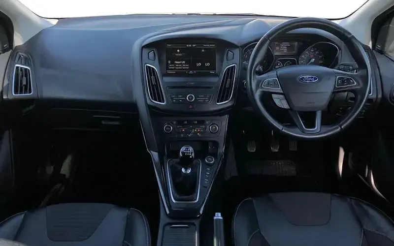 Begagnad Ford Focus Titanium X 182 HK (133 kW) 2016 Blå Halvkombi