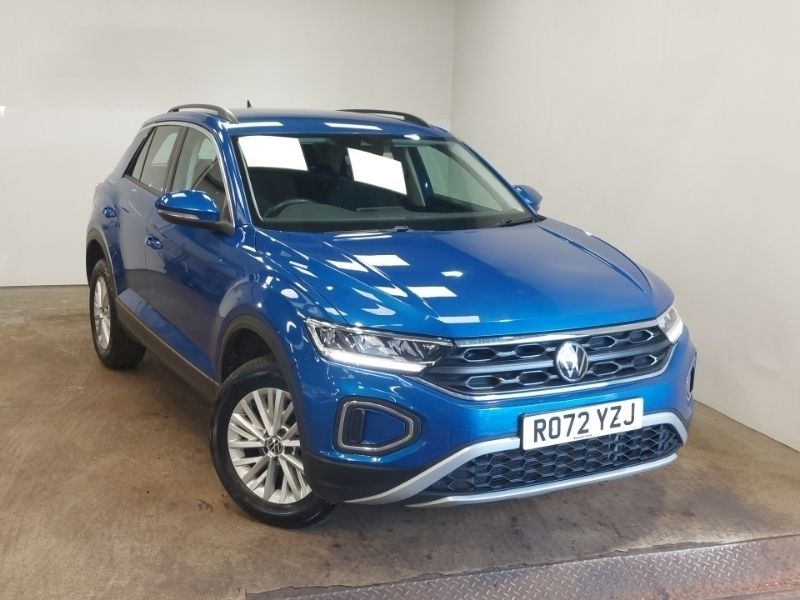 Blue Used 2022 VW T-Roc Life SUV | £19,798 (Fair price) - Image 1/4