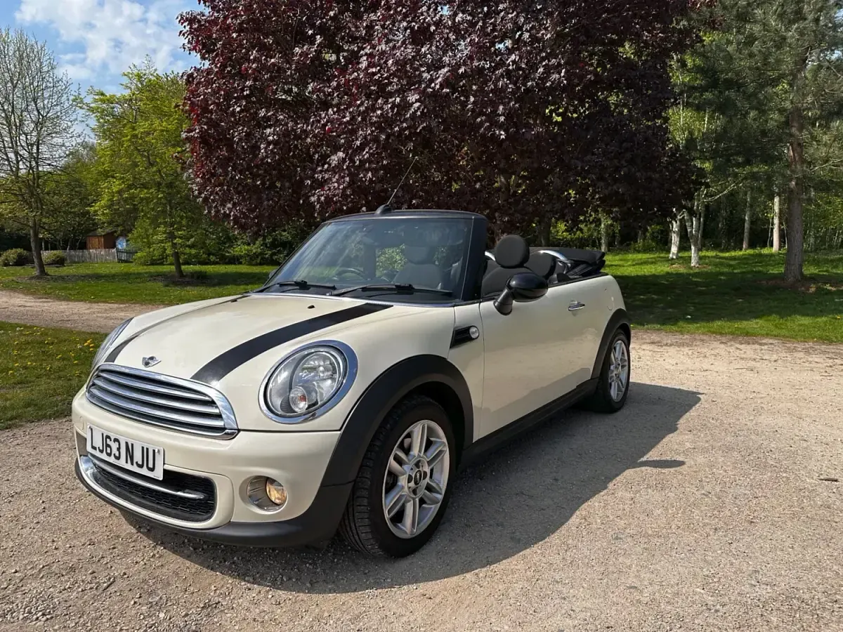 Używany Mini Cooper D Cabriolet 2013 Biały Kabriolet