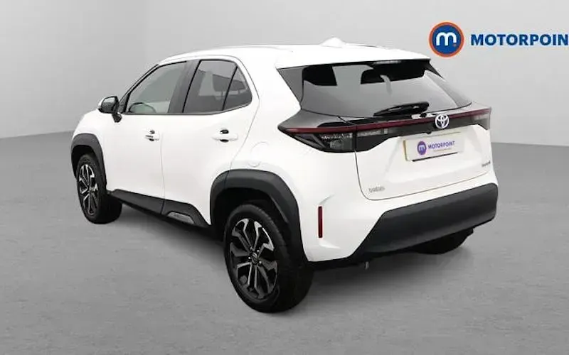 Second-hand Toyota Yaris Hybrid Design 116 CP (85 kW) 2026 Break