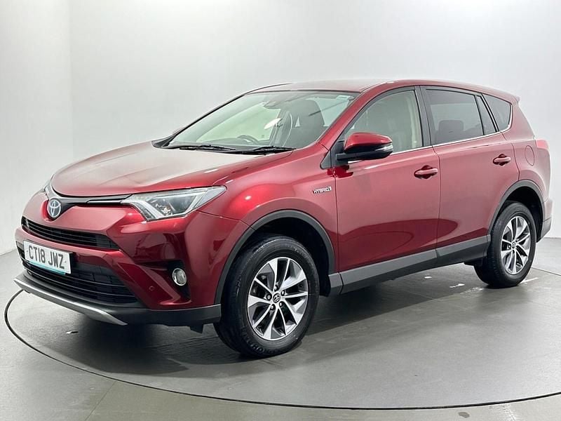 Used Toyota RAV4 197 HP (144 kW) 2018 Red SUV
