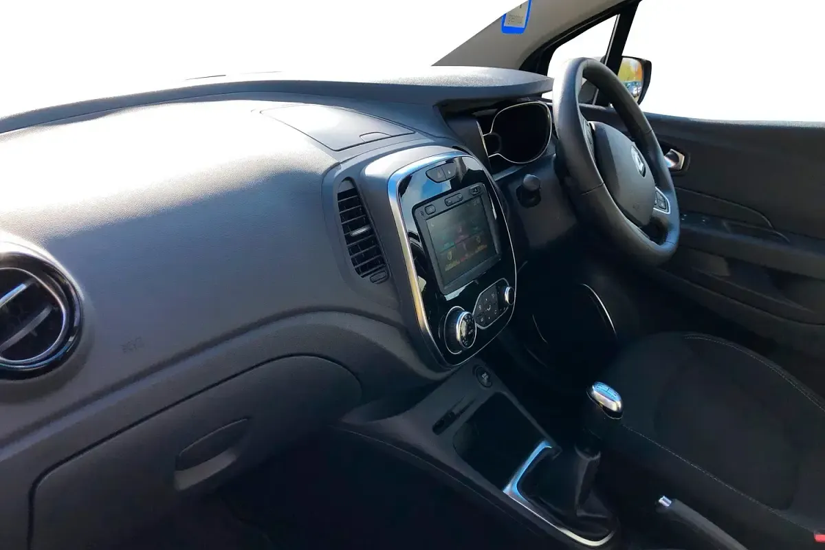 Used Renault Captur Iconic 2019 Black/cream SUV