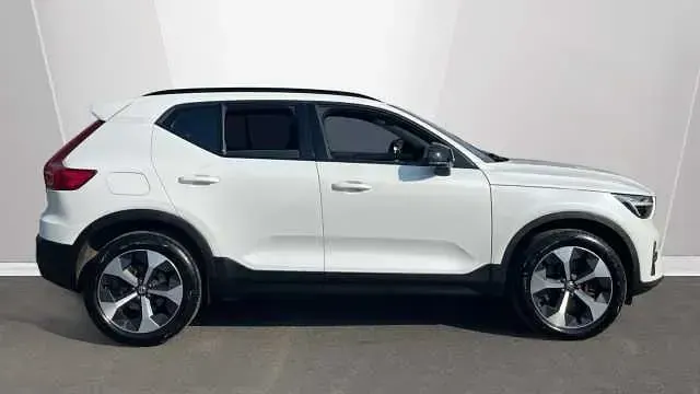Used Volvo XC40 Plus 194 HP (142 kW) 2025 SUV