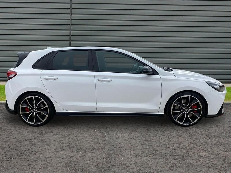 Used Hyundai i30 N Performance 275 HP (202 kW) 2019 White Hatchback