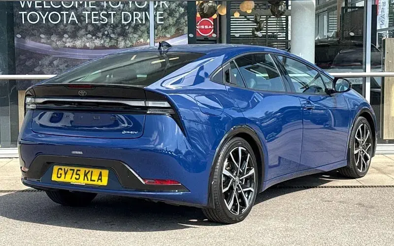 Used Toyota Prius 223 HP (164 kW) 2025 Blue Hatchback