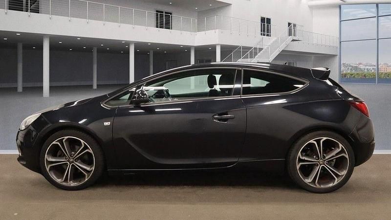 Black Used 2014 Vauxhall Astra GTC Edition Hatchback | £3,444 (Good price) - Image 1/4