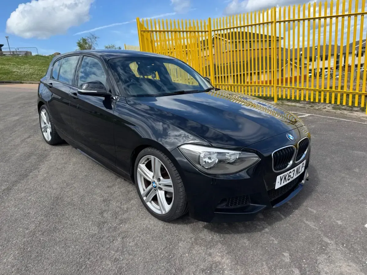Begagnad BMW 120 M Sport 2013 Svart Halvkombi