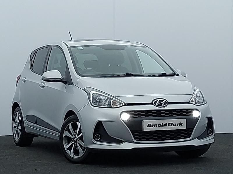 Used Hyundai i10 Premium SE 87 HP (63 kW) 2017 Silver Hatchback
