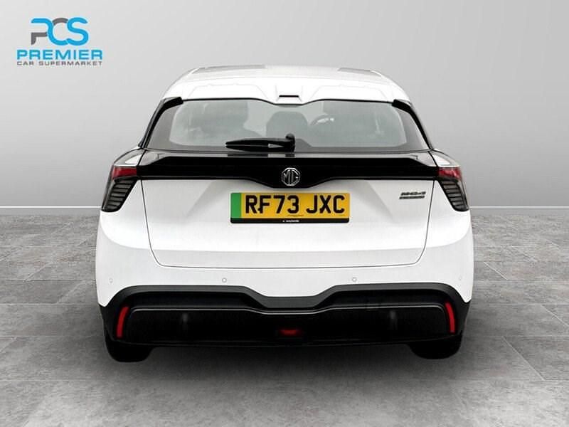 Used MG MG4 EV SE 50 kW (69 HP) 2023 White Hatchback