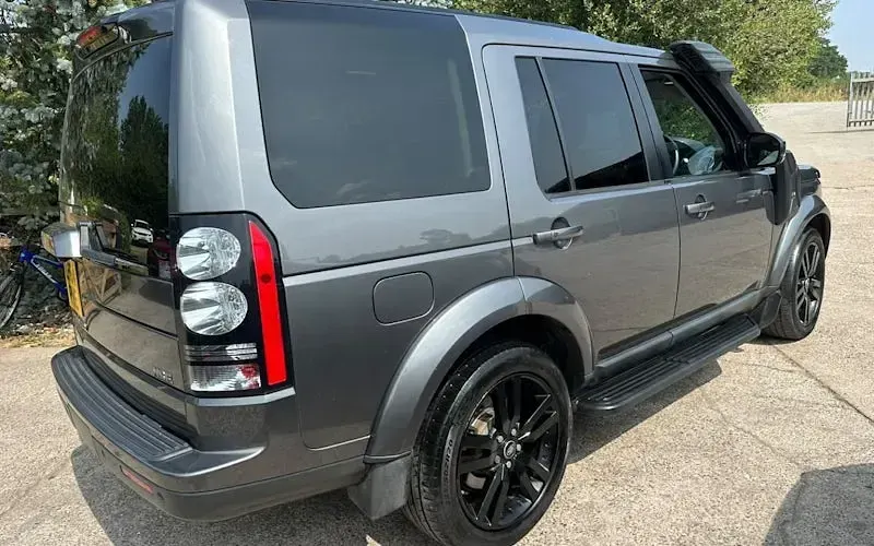 Used Land Rover Discovery 4 HSE 256 HP (188 kW) 2015 SUV