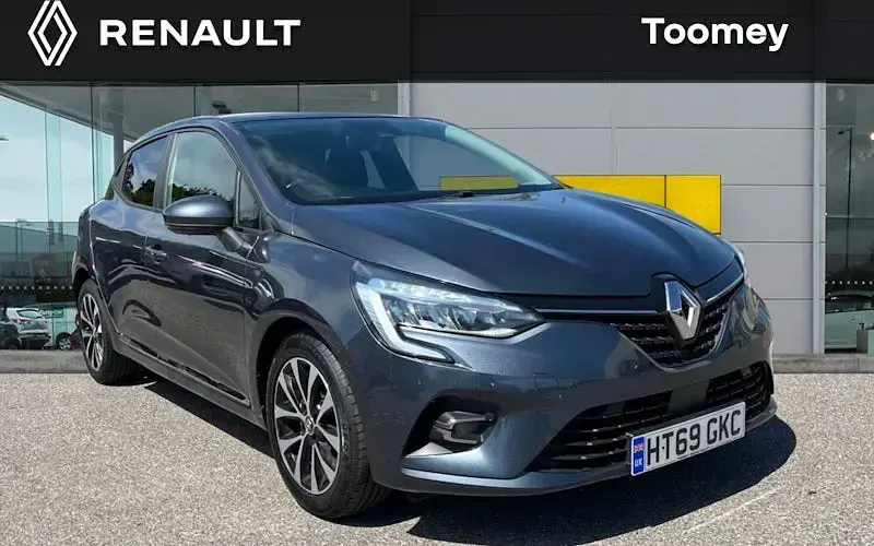 Used Renault Clio Iconic 101 HP (74 kW) 2019 Hatchback