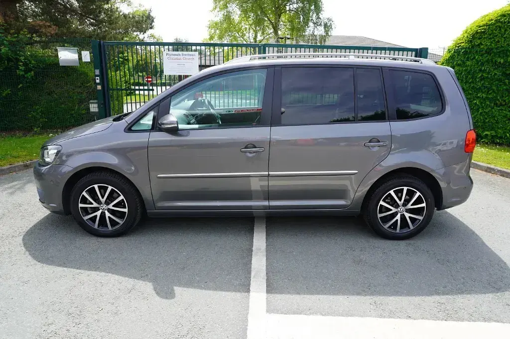 Used VW Touran Highline 140 HP (102 kW) 2015 MPV