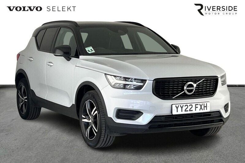 Glacier silver Used 2022 Volvo XC40 R-Design SUV | £22,500 (Fair price) - Image 1/4