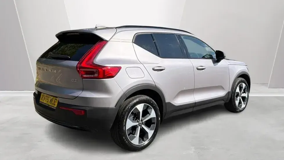 Used Volvo XC40 Plus 161 HP (118 kW) 2025 Silver SUV