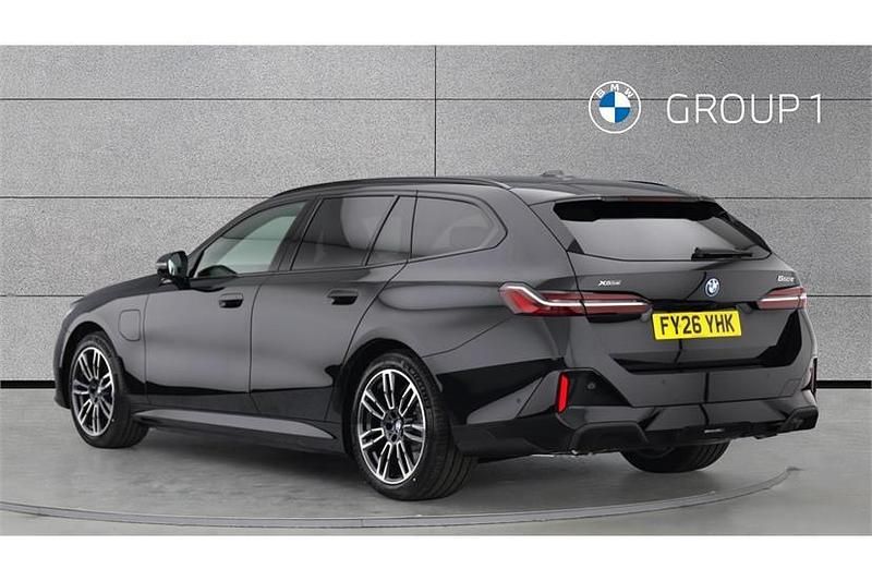 Usado BMW 550e M Sport 489 CV (359 kW) 2026 Negro Familiar