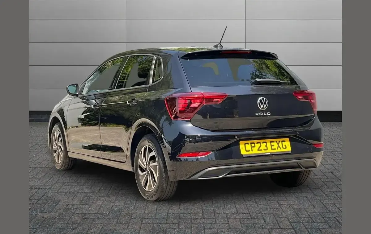 Used VW Polo Life 95 HP (69 kW) 2023 Black Hatchback