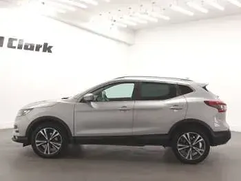 Used Nissan Qashqai N-Connecta 110 HP (80 kW) 2017 Silver SUV