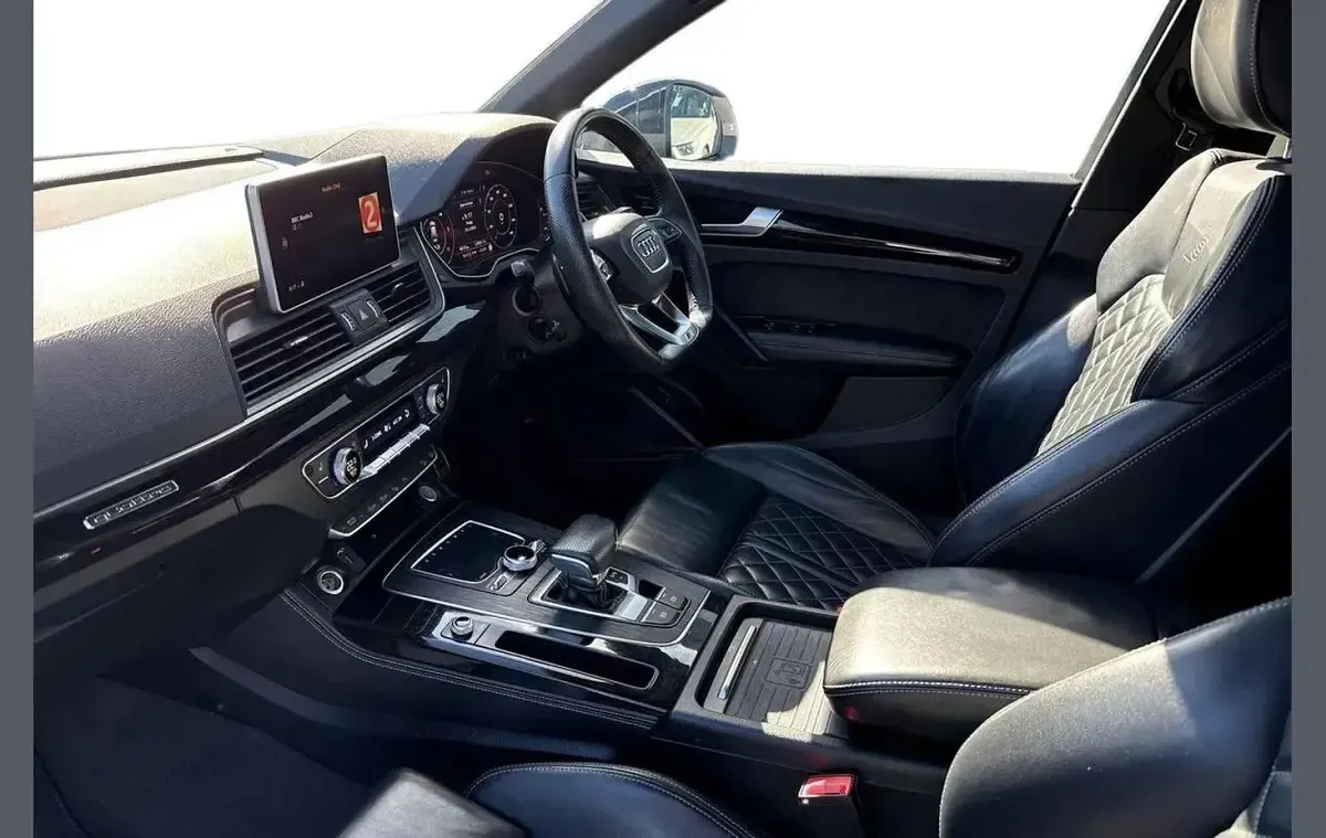 Used Audi Q5 Advanced 187 HP (137 kW) 2019 White SUV