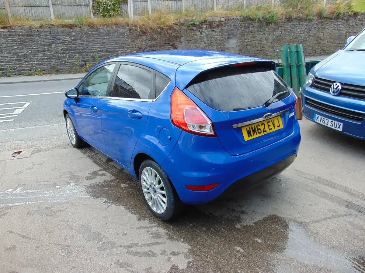 Used Ford Fiesta Titanium 2013 Blue Hatchback
