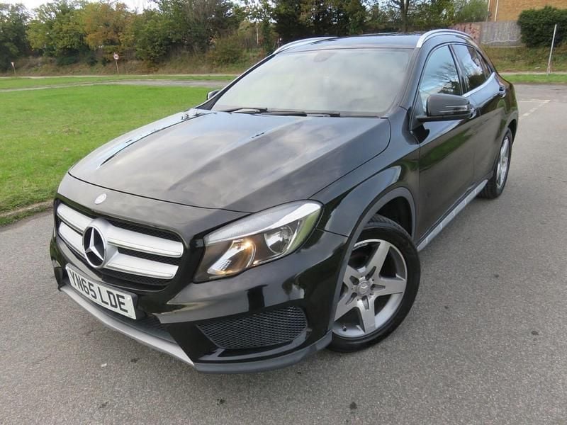 Black Used 2015 Mercedes GLA200 AMG line SUV | £6,290 (Fair price) - Image 1/4