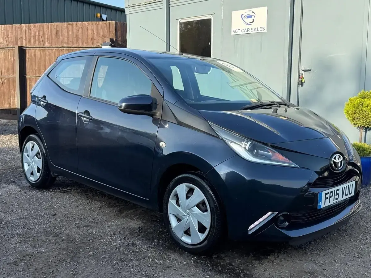 Used Toyota Aygo X-play 69 HP (50 kW) 2015 Blue Hatchback