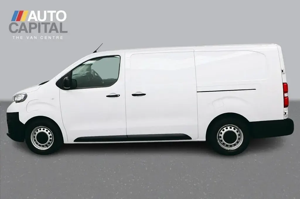 Used Peugeot e-Expert 100 kW (136 HP) 2022 White Van