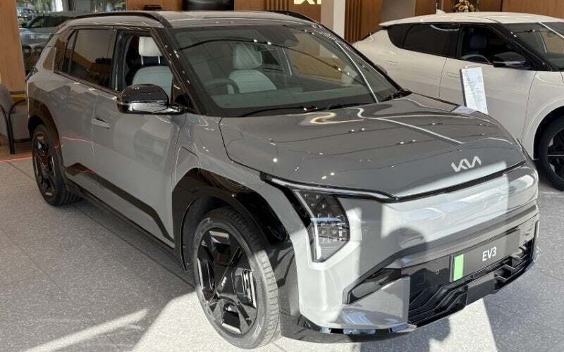 New 2025 Kia EV3 GT-Line SUV | £40,130 (A bit pricey) - Image 1/3