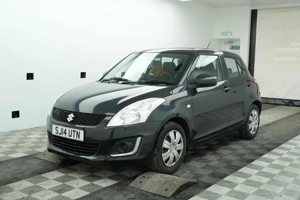 Used Suzuki Swift 94 HP (69 kW) 2014 Black Hatchback