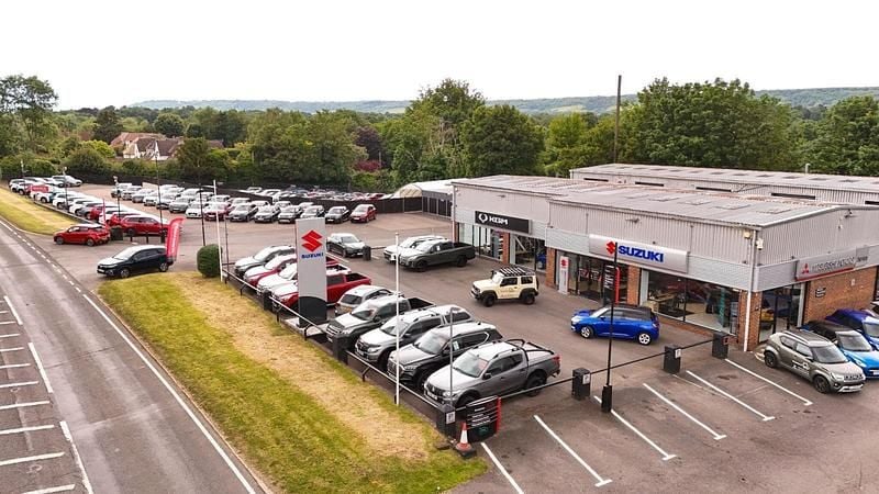 Used 2022 Suzuki Swace SZ5 Estate | £18,249 (Fair price) - Image 1/2