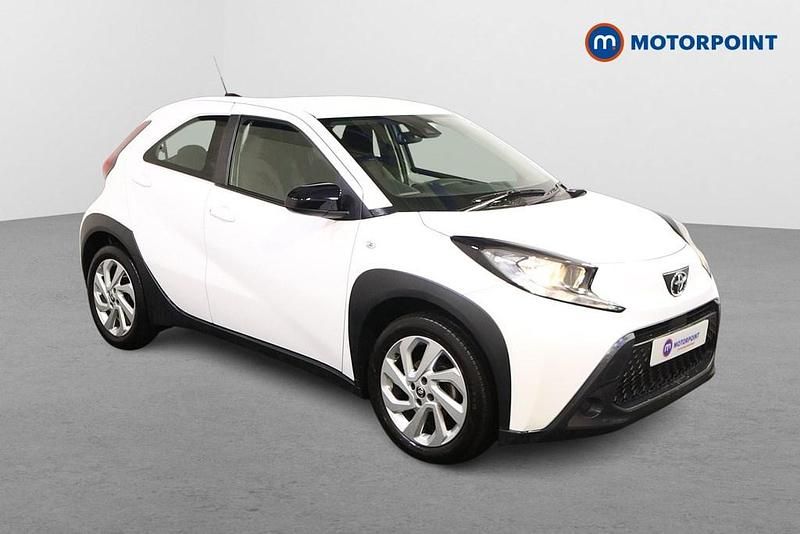 White Used 2023 Toyota Aygo PURE Hatchback | £11,949 (Good price) - Image 1/4