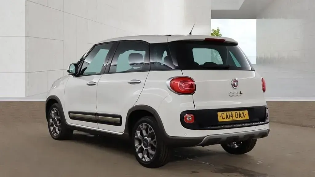 Gebraucht Fiat 500L Trekking 85 PS (62 kW) 2014 Weiß Van / Kleinbus