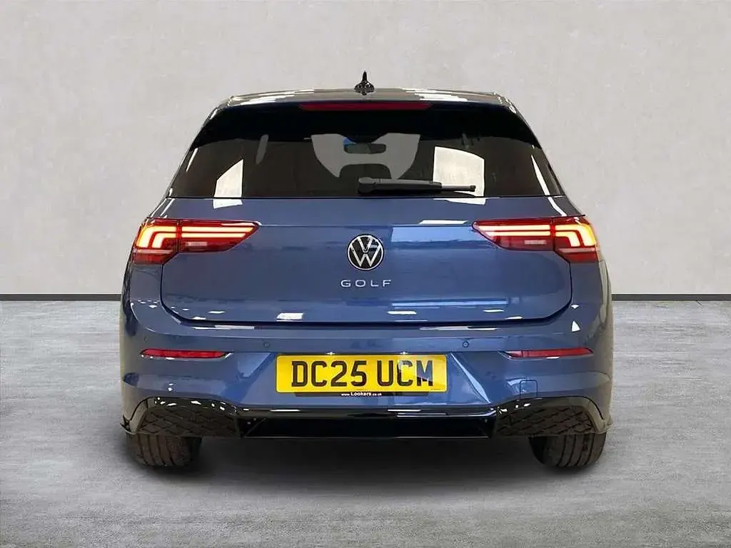 Used VW Golf VIII R-line 150 HP (110 kW) 2025 Blue Hatchback