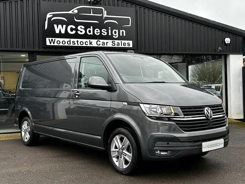 Begagnad VW Transporter Highline 204 HK (150 kW) 2021 Grå Van