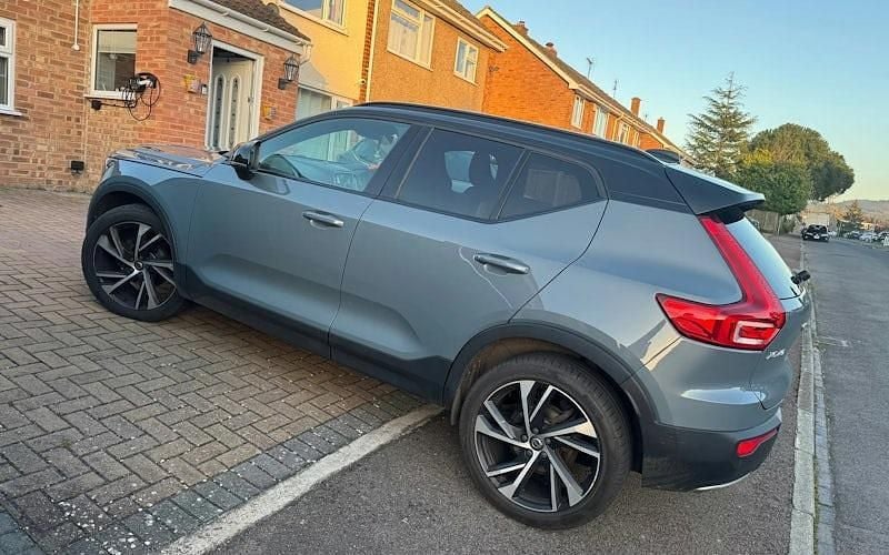 Used Volvo XC40 R-Design Pro 150 HP (110 kW) 2020 Grey SUV