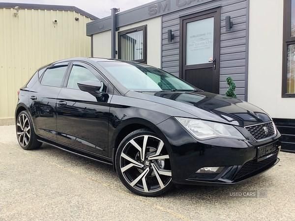 Used Seat Leon SE 105 HP (77 kW) 2015 Black Hatchback
