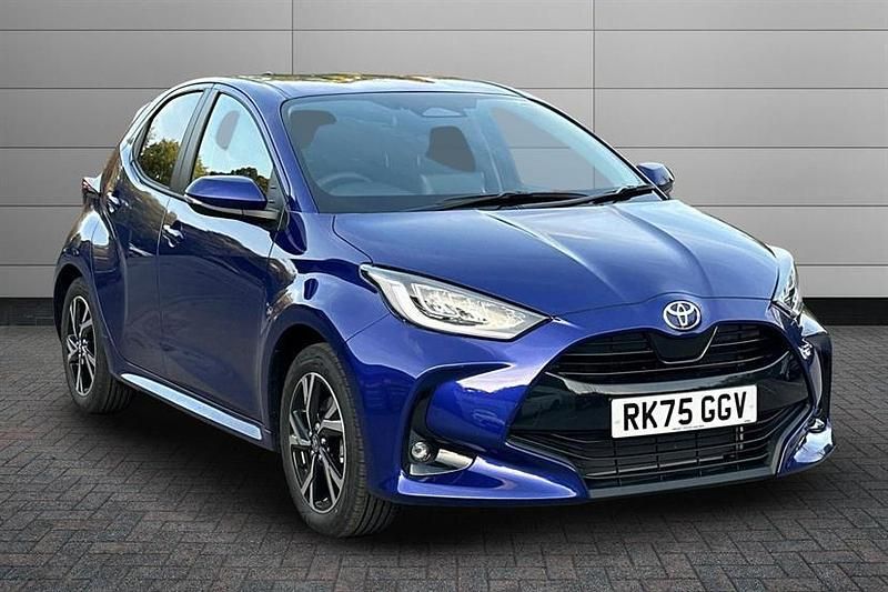 Juniper blue New 2025 Toyota Yaris Hybrid Design Hatchback | £20,990 (Good price) - Image 1/4