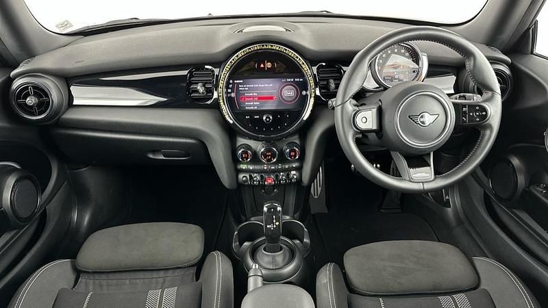 Used Mini Cooper Hatch 136 HP (100 kW) 2023 Silver Hatchback