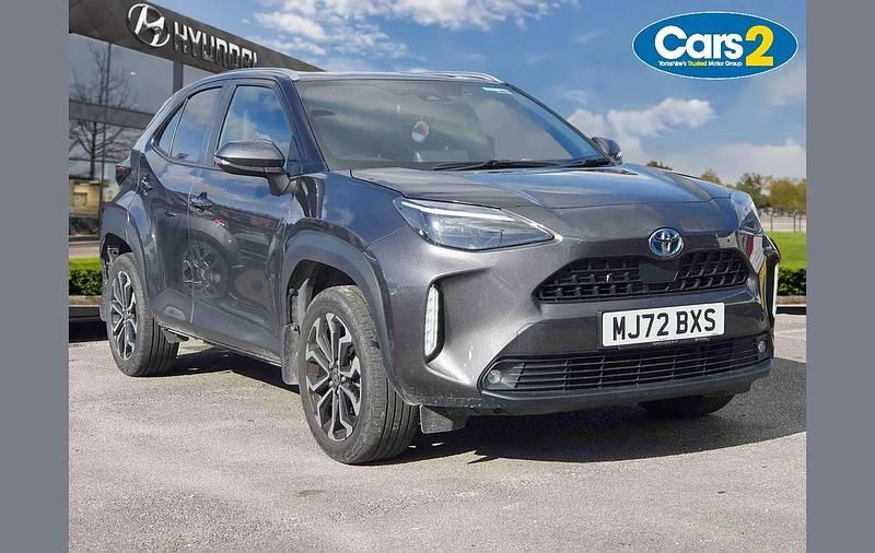 Grey Used 2022 Toyota Yaris Hybrid Design SUV | £17,990 (Good price) - Image 1/4